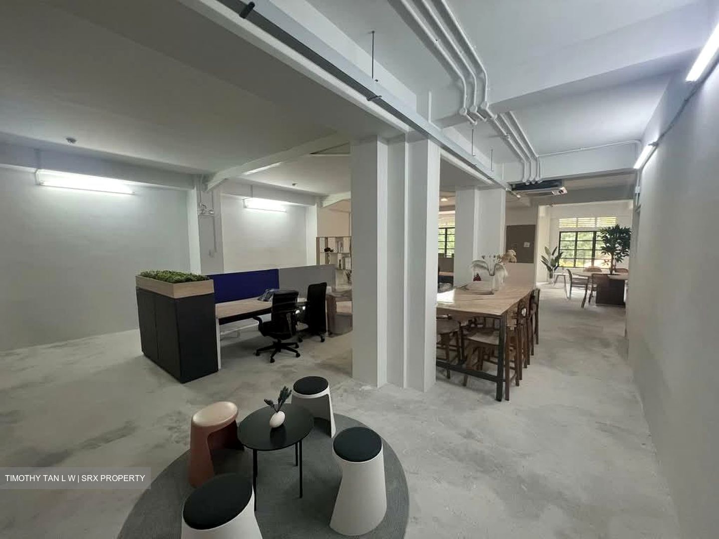North Canal Road (D1), Office #589651281